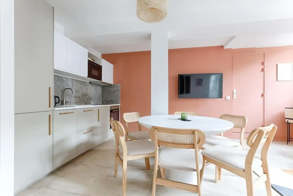 Mykeypers - Chic & Elegant Flat 2Br/6P- Republique location