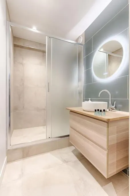 Mykeypers - Chic & Elegant Flat 2Br/6P- Republique Apartment Paris