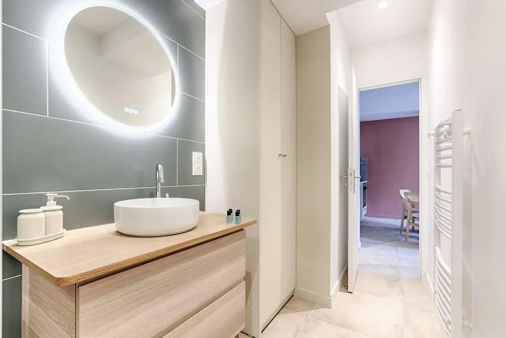 Mykeypers - Chic & Elegant Flat 2Br/6P- Republique Apartment Paris