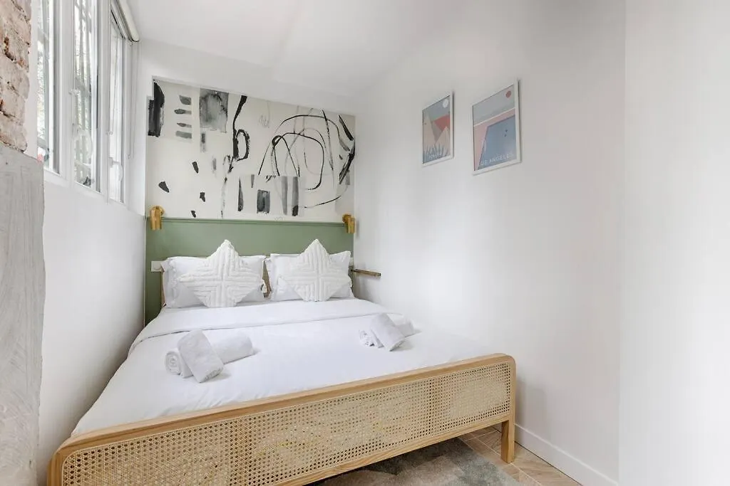 Mykeypers - Chic & Elegant Flat 2Br/6P- Republique Apartment Paris France