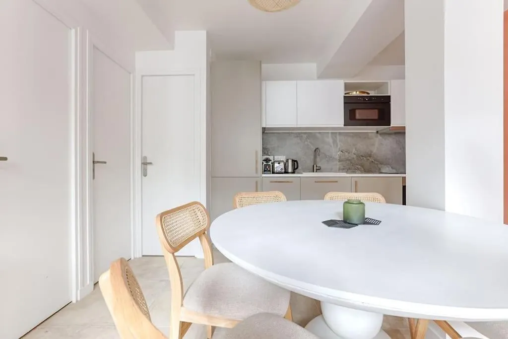 Mykeypers - Chic & Elegant Flat 2Br/6P- Republique Apartment Paris