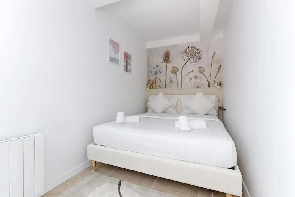 Mykeypers - Chic & Elegant Flat 2Br/6P- Republique Apartment Paris