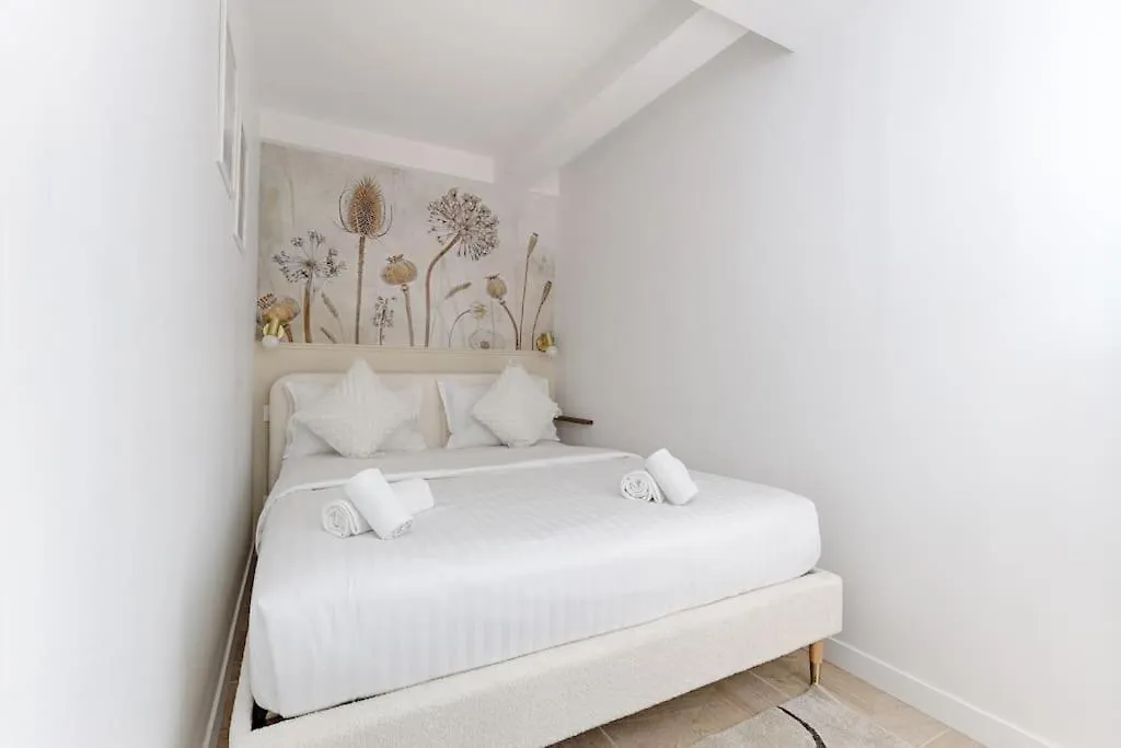 Mykeypers - Chic & Elegant Flat 2Br/6P- Republique Apartment Paris France