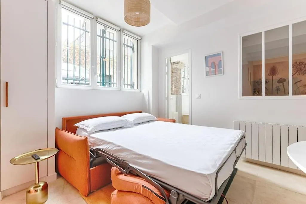 Mykeypers - Chic & Elegant Flat 2Br/6P- Republique Apartment Paris 0*,  France