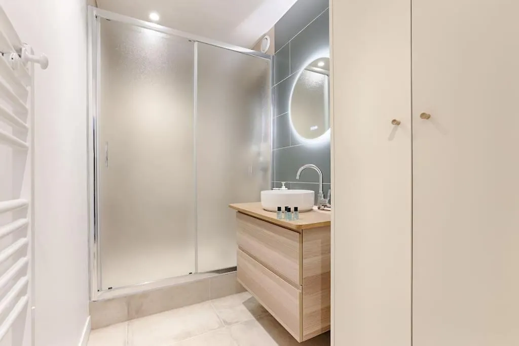 Mykeypers - Chic & Elegant Flat 2Br/6P- Republique Apartment Paris